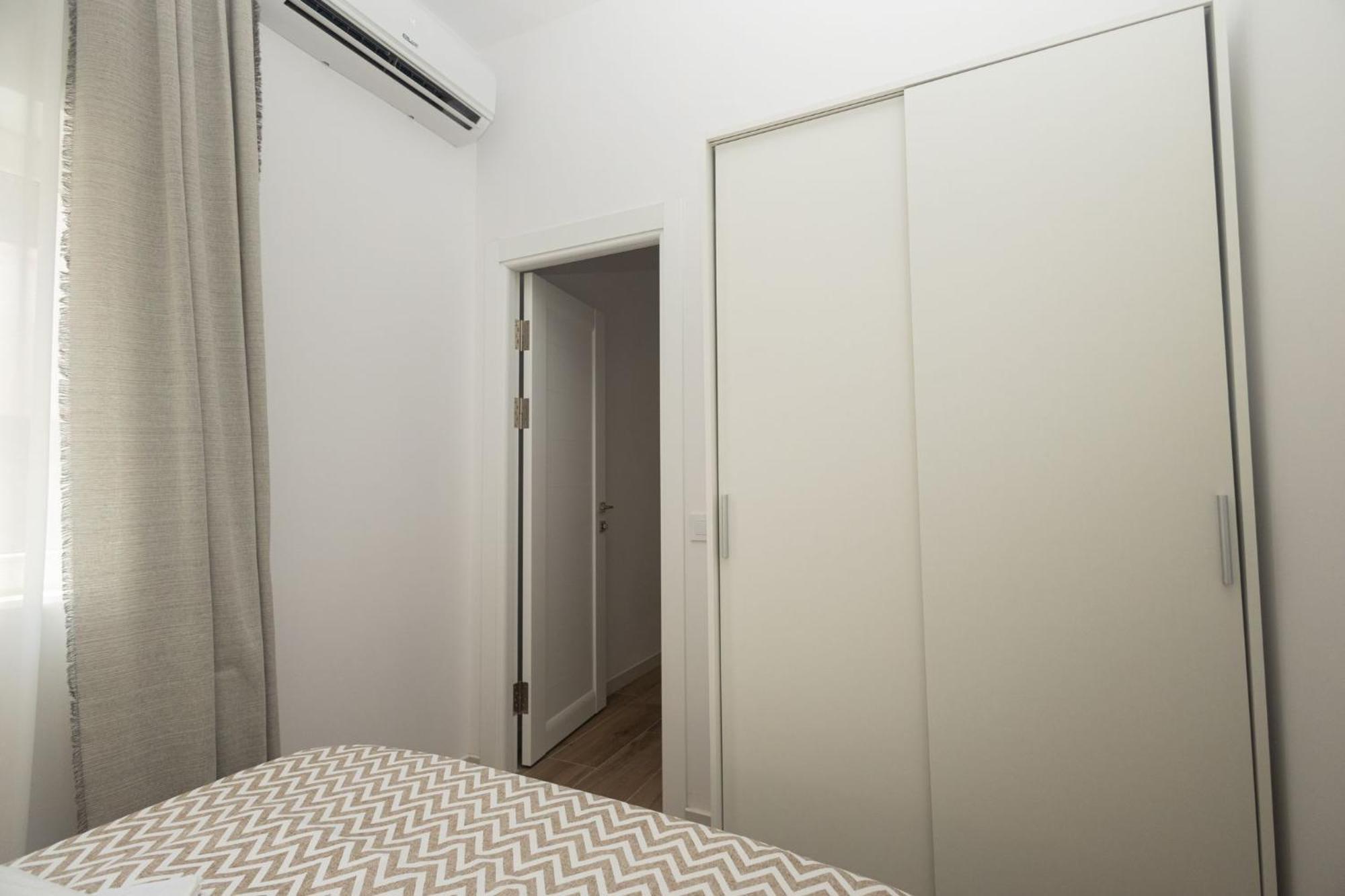 Ra Apartamentos Sevilla 알리칸테 외부 사진
